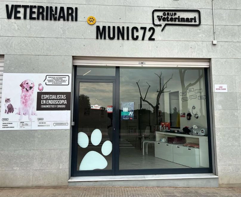 Fachada de la clínica