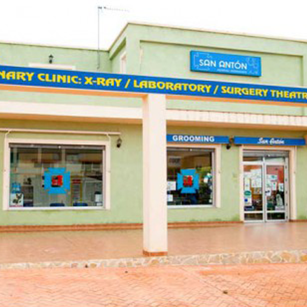 Clínica Veterinaria Urb. La Marina 